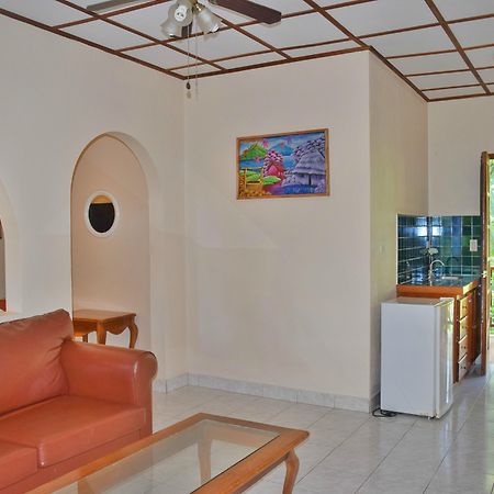 Hotel Tres Banderas Manuel Antonio Exteriér fotografie