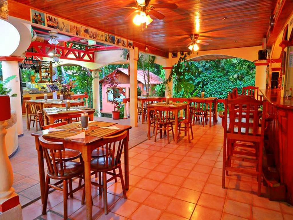 Hotel Tres Banderas Manuel Antonio Exteriér fotografie